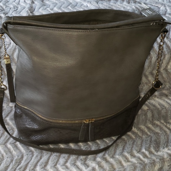 ❗SOLD❗Dream Control Vegan Leather Grey Shoulder - Picture 2 of 8